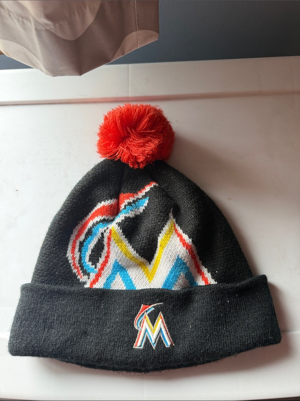 New Era Miami Marlins Logo PomPom Beanie